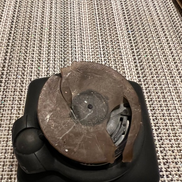 Vintage 3” Screen Tom Tom GPS with Charger. Navigation. - Picture 4 of 6